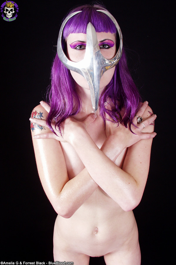 Busty Babe in Chrome Cell Mask - picture 06