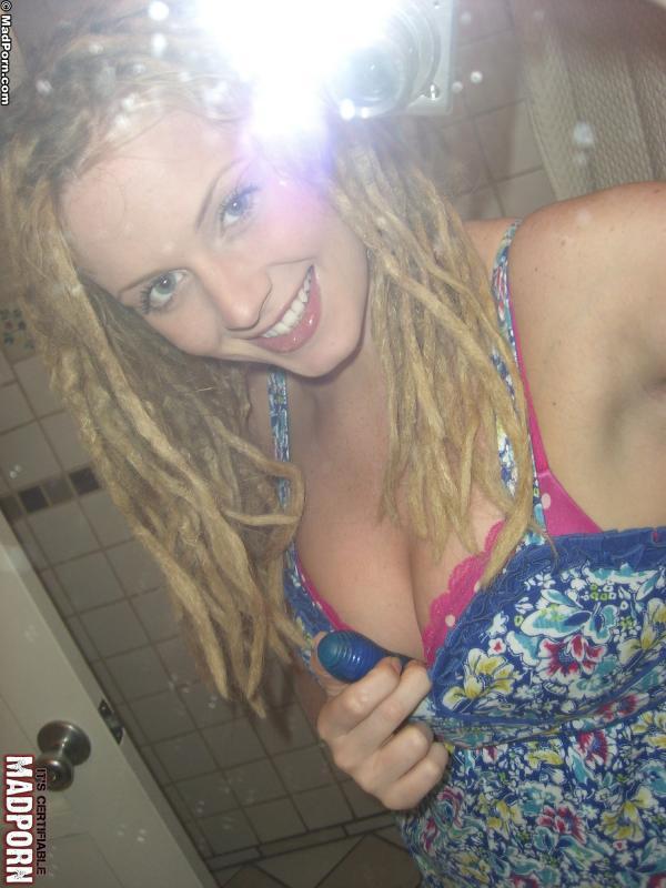 Awesome Rasta Babe Selfshots - picture 02