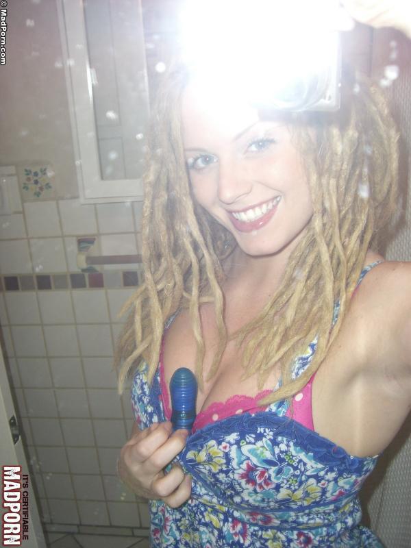 Awesome Rasta Babe Selfshots - picture 03