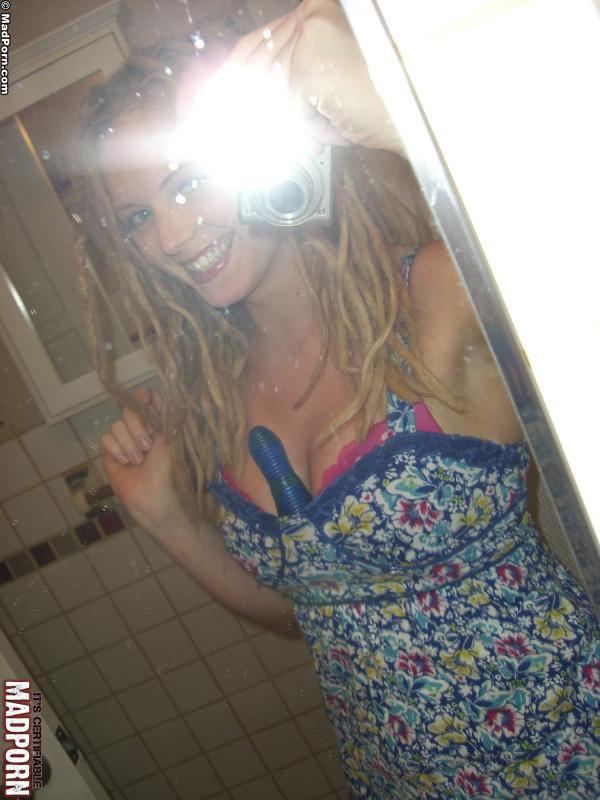 Awesome Rasta Babe Selfshots - picture 13