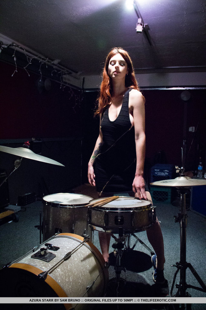 Busty Redhead Sexy Drummer - picture 00