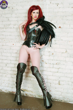 Gothic Redhead Beauty Evil Cunt - pics 03