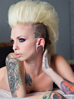 Blonde Punk Prepaired for Fucking