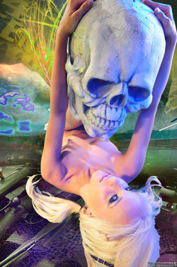 Horny Blonde Denise - Skull Island - pics 10