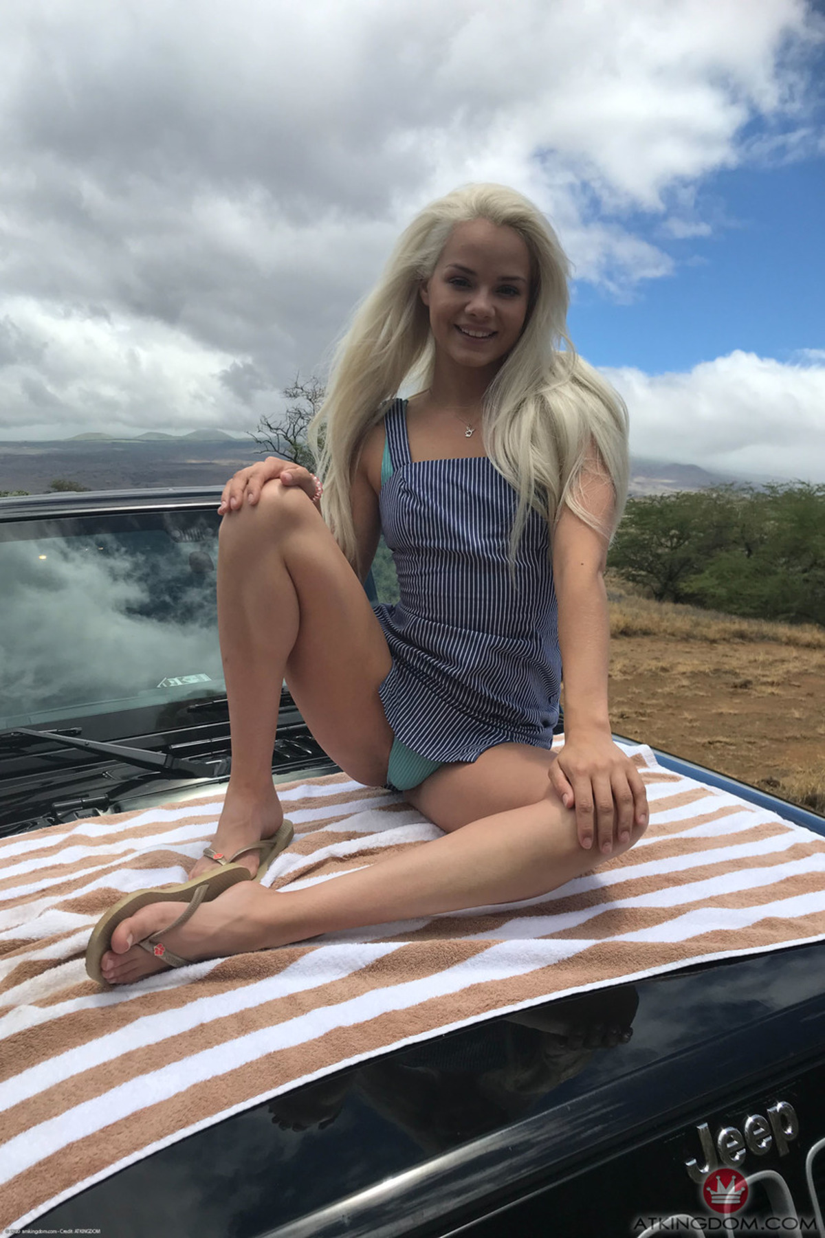 Sexy Amateur Elsa Jean in Bikini - picture 03