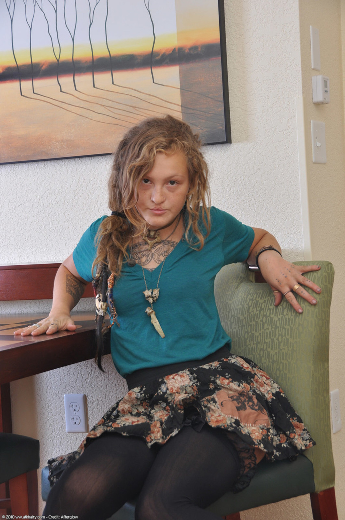 Curly Haired Amateur - Hairy Pussy - picture 00