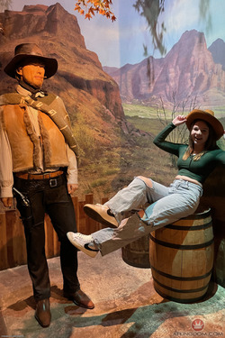 Adrianna Jade Wax Museum Date BTS - pics 15