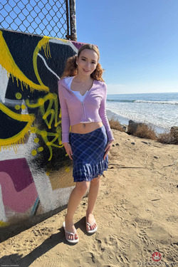 Selina Imai Ocean Date & Spreads BTS - pics 11