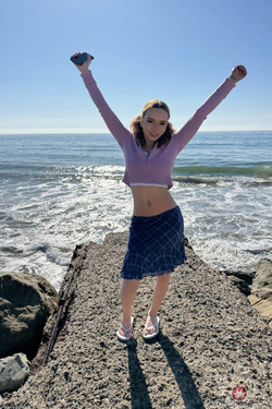 Selina Imai Ocean Date & Spreads BTS - pics 12