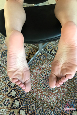 Avery Cristy - Amateur Shaved Pussy - pics 07