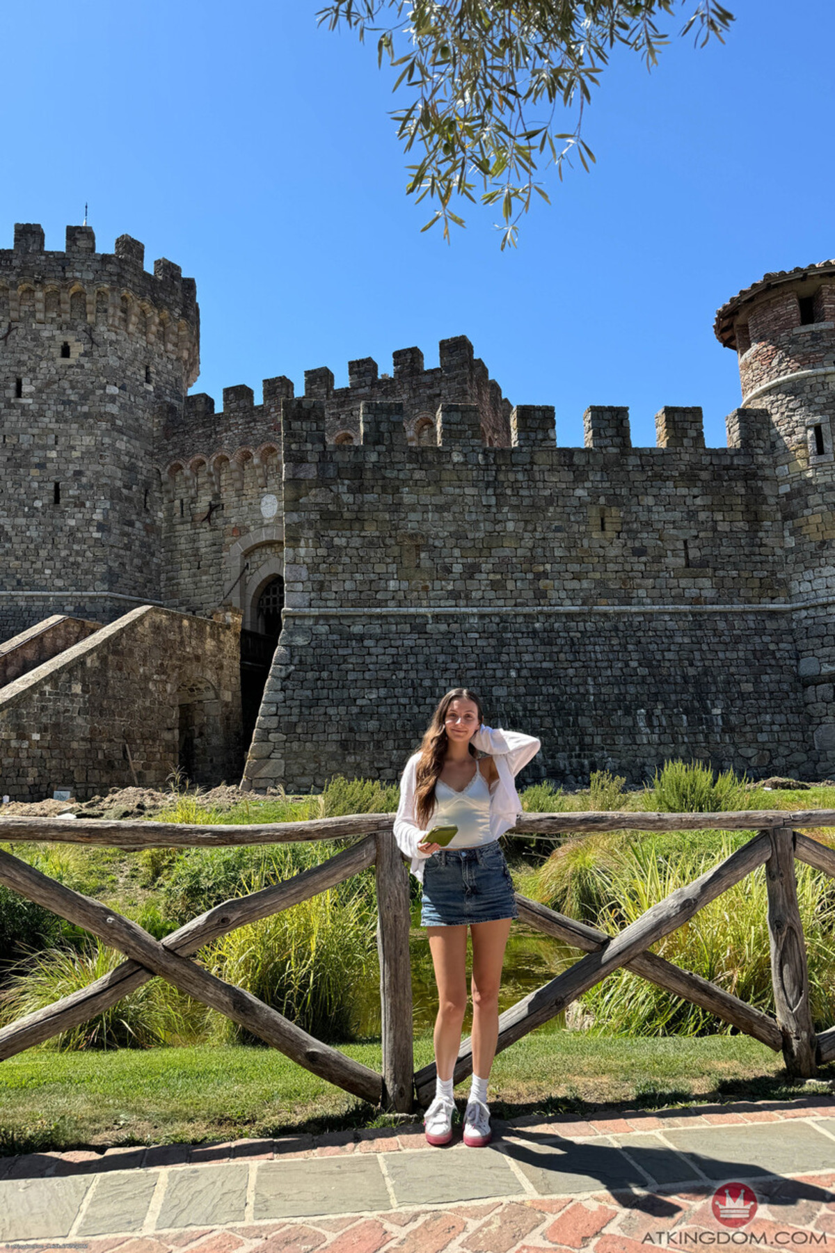 Serena Hill Date Day & Spreading BTS - picture 01