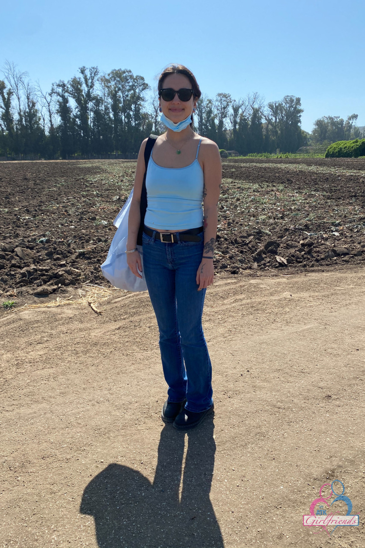 Hairy girl, Mi Ha Doan - Furry Spreads - picture 00