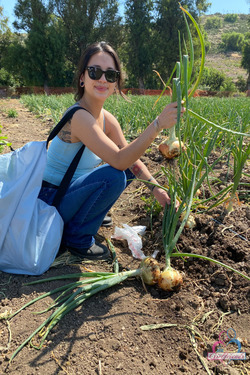 Hairy girl, Mi Ha Doan - Furry Spreads - pics 01