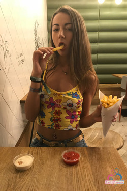 Sexy Amateur Girlfriend Lily Adams - pics 05