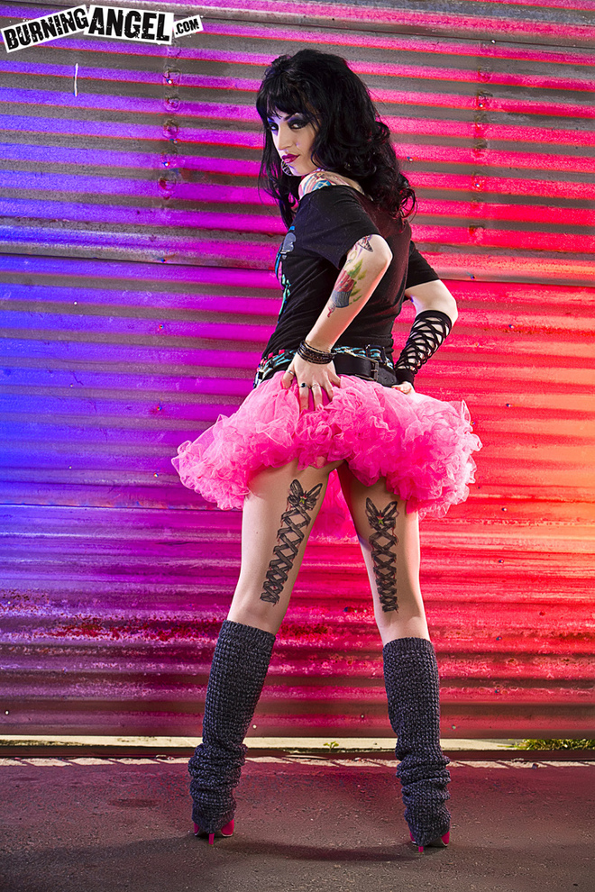 Tattooed Punk Rocker Slut in Pink - picture 02