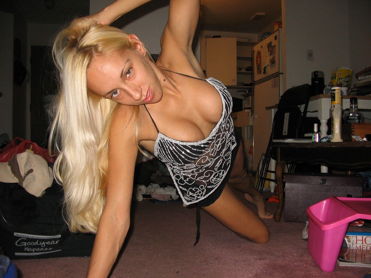 Amateur Blonde With Round Boobies - picture 15
