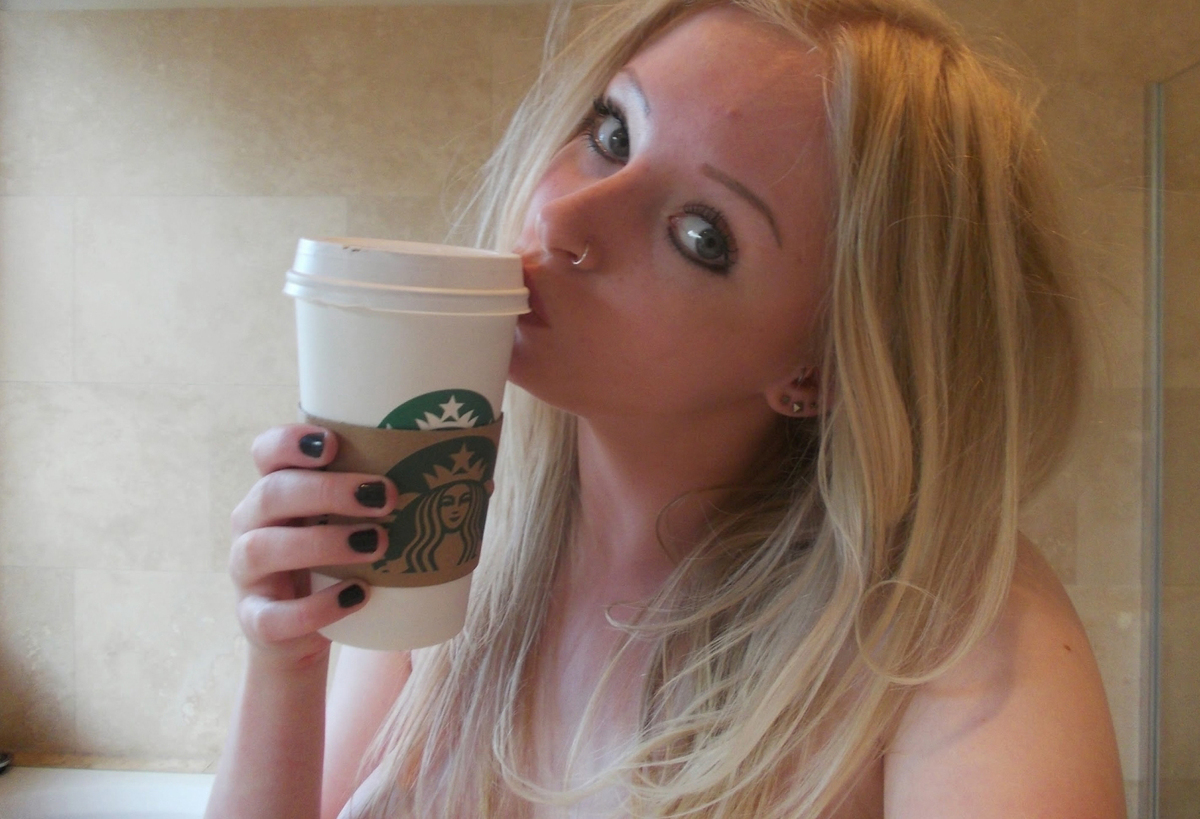 Amateur Babe With Beautiful Boobs - picture 00