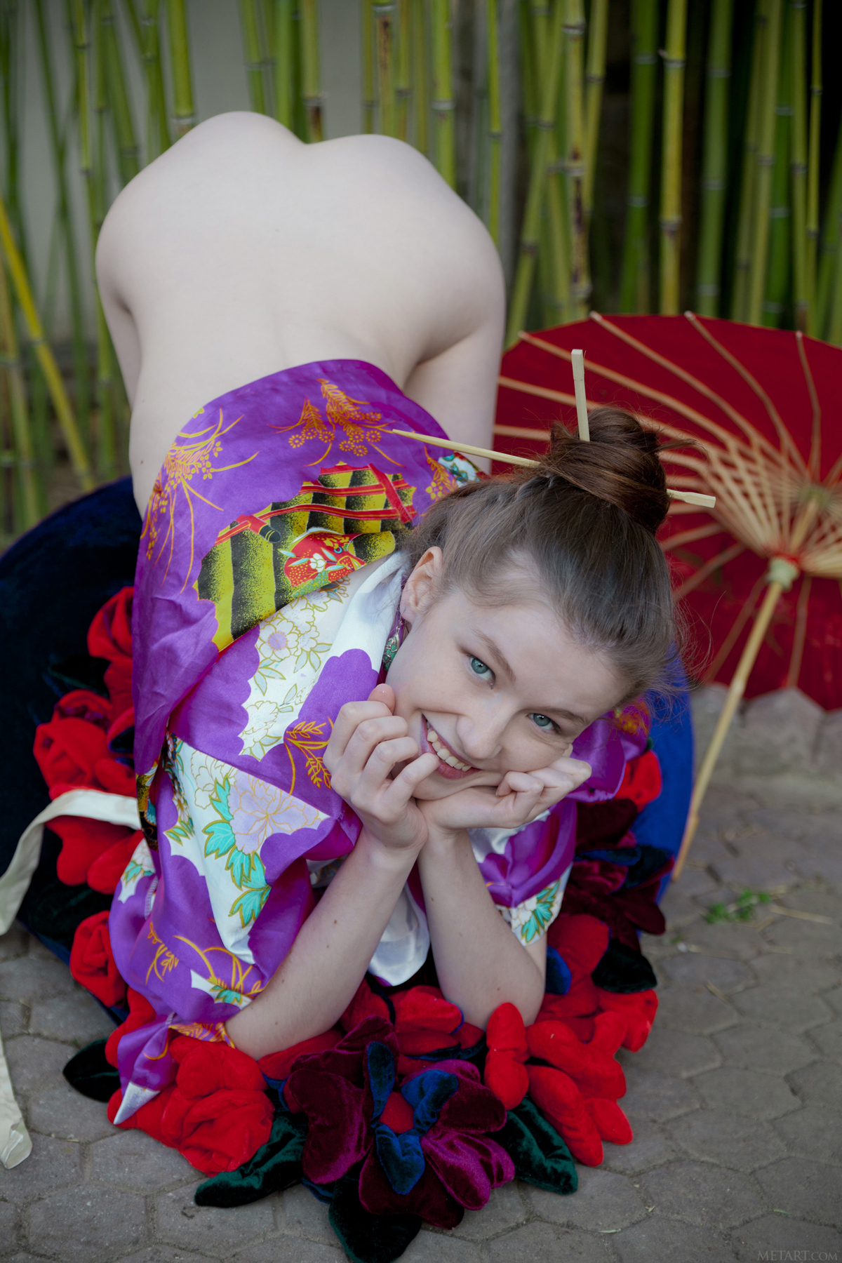 Sexy Emily Bloom Bald Pussy Pics - picture 11