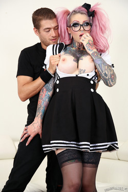 Xander Corvus and Sydnee Vicious - pics 00
