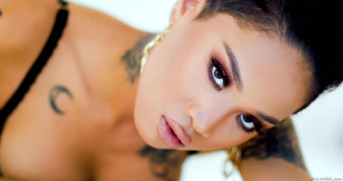 Honey Gold - Beautiful Ebony Solo - picture 10