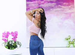 Amia Miley, Dirty Latina in Jeans - pics 01