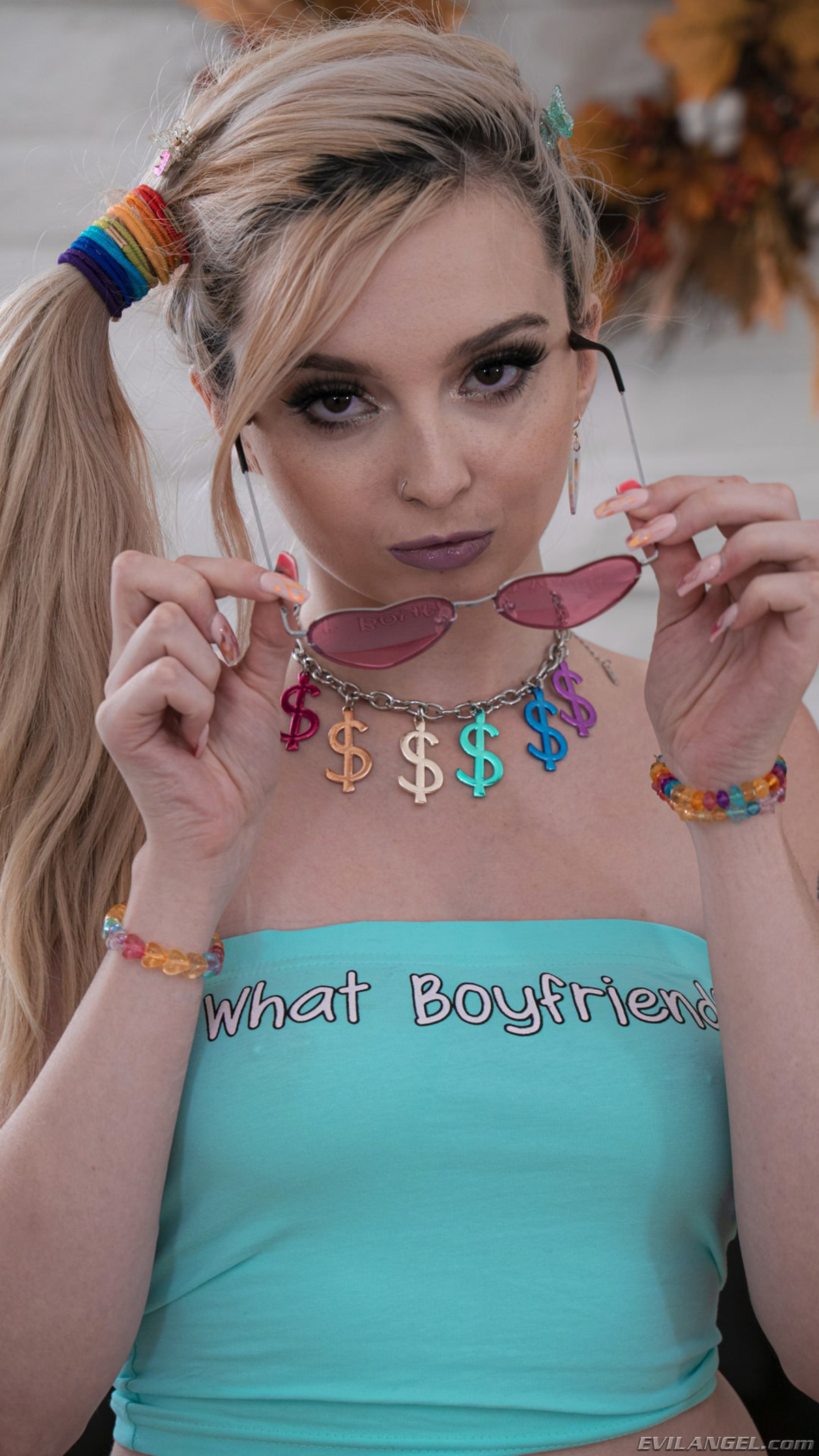 Pornstar Lexi Lore - Bottle Affair - picture 00