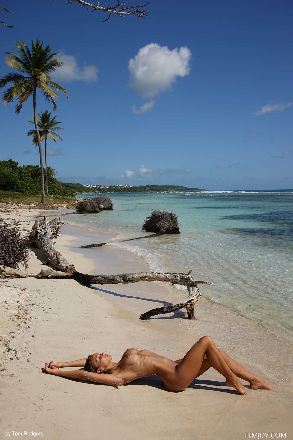 Beautiful Babe Amber A: Sea View - picture 07