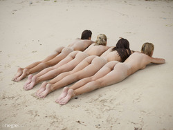 Sexy Sand Sculptures - Melena Maria - pics 01