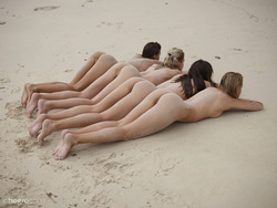 Sexy Sand Sculptures - Melena Maria - pics 08