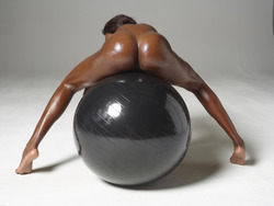 Simone Ebony Body vs Black Ball - pics 07