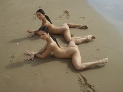 Julietta and Magdalena Beach Ballet - pics 00