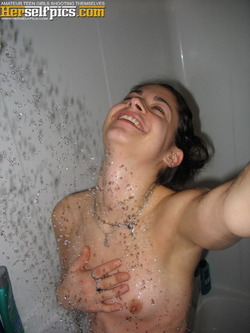 Cute Amateur Taking a Shower - pics 09