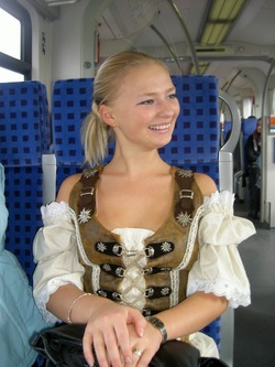 Amateur Chick with Pierced Nipples - pics 00