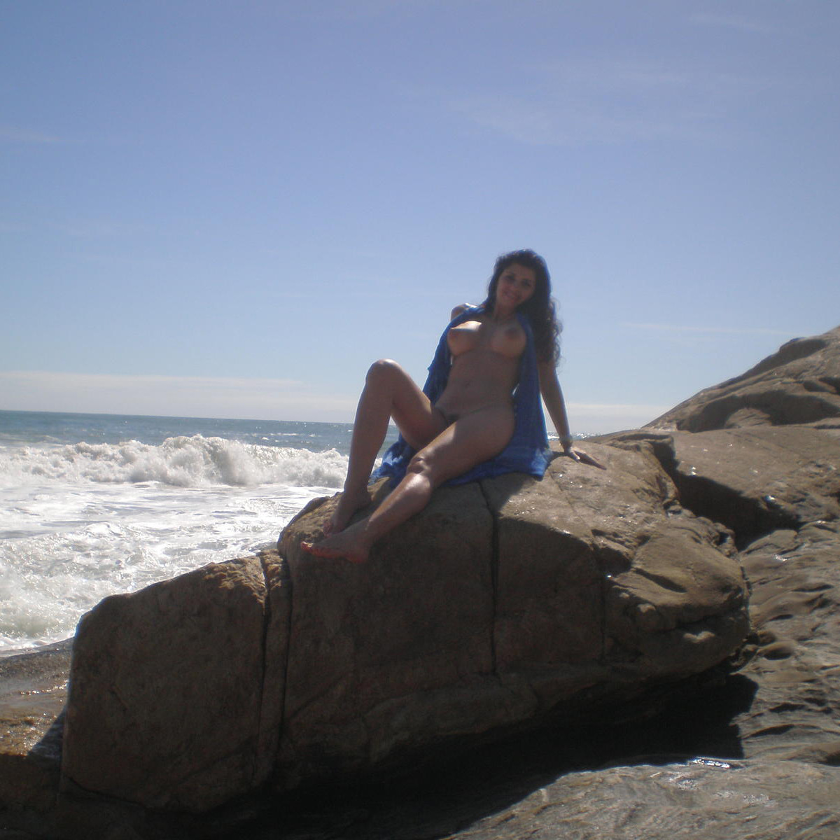 Amateur Girl Fake Boobs on Holiday - picture 19