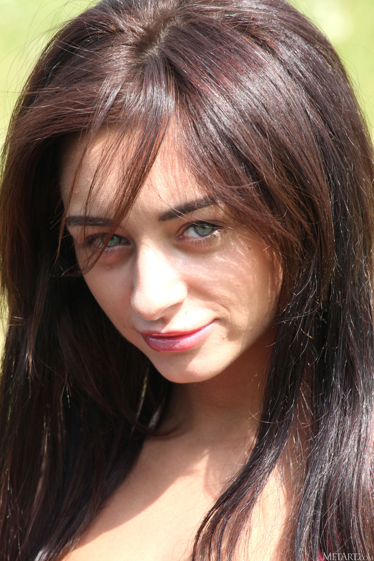 Dominika Dark: Bald Pussy Outdoors - picture 00