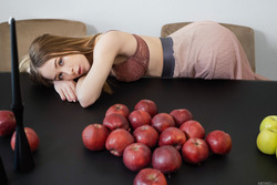Nude Girl Nata Ocean: Golden Apple - pics 04