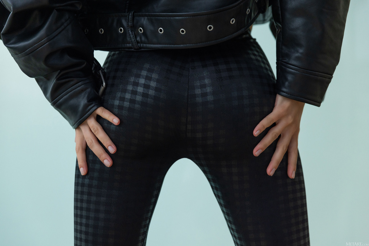 Leggy Babe Avery - Black Leggings 1 - picture 02