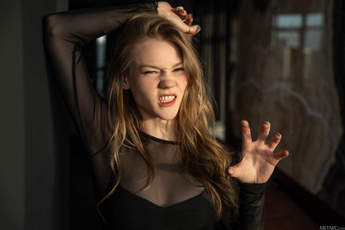 Stunning Valeria Mint - Noir Contour - picture 00