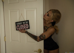 Pornstar Bonnie Rotten: Rack 'em Up! - pics 05