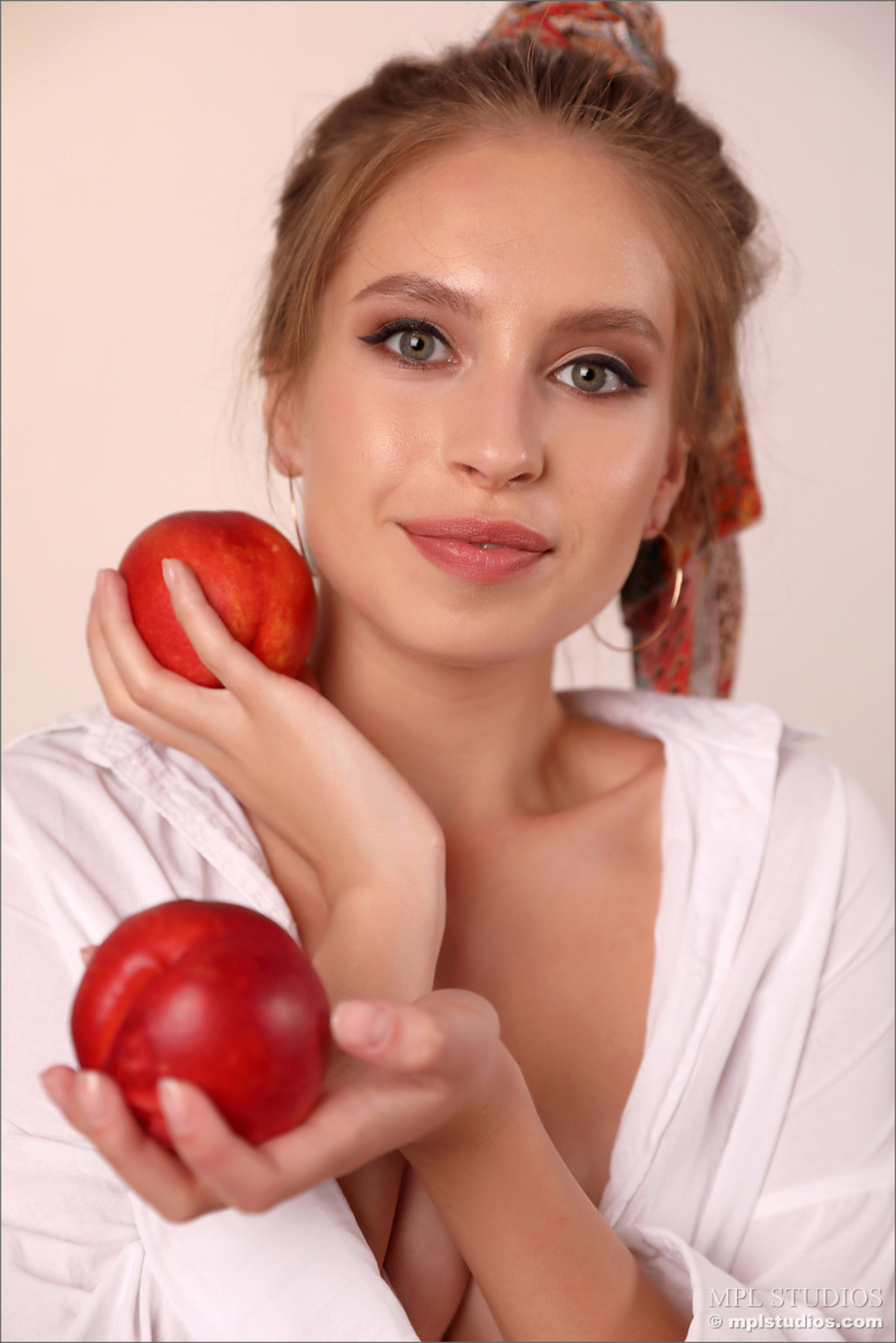 Aristeia Fine Pussy - Bon Appetit! - picture 00