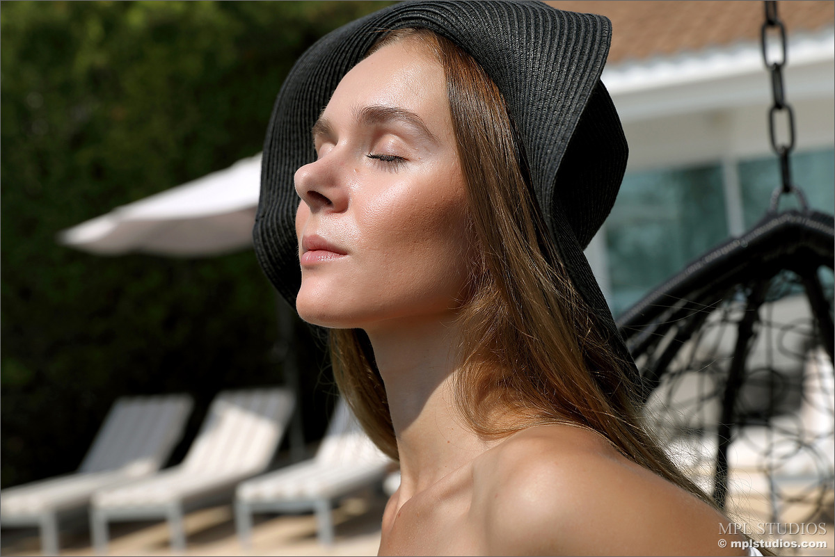 Karissa Diamond in Cyprus Swinger - picture 04