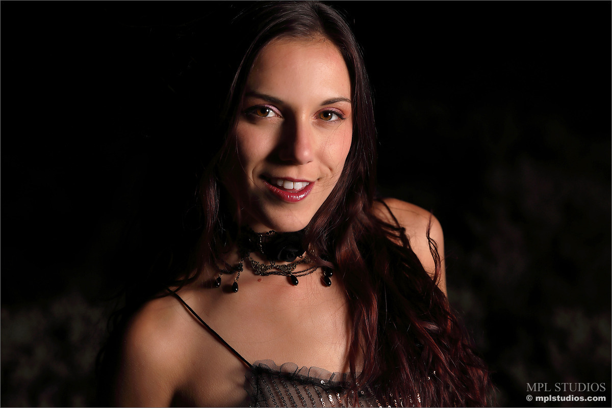 Sexy Elena Generi - Boogie Nights - picture 00