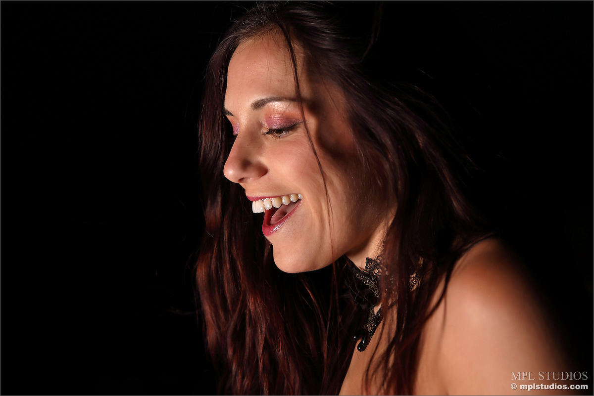 Sexy Elena Generi - Boogie Nights - picture 04