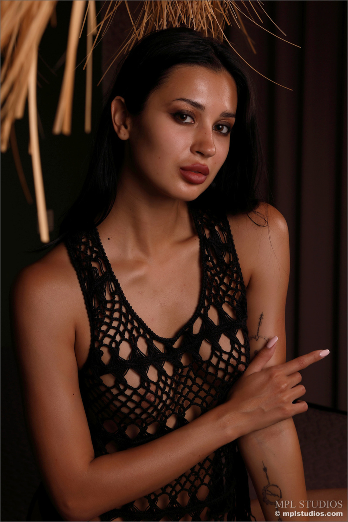 Leggy Babe Aria - The Nightshades - picture 02