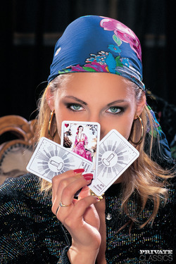 Sexy Blonde Vivienne: Fortune Teller - pics 01
