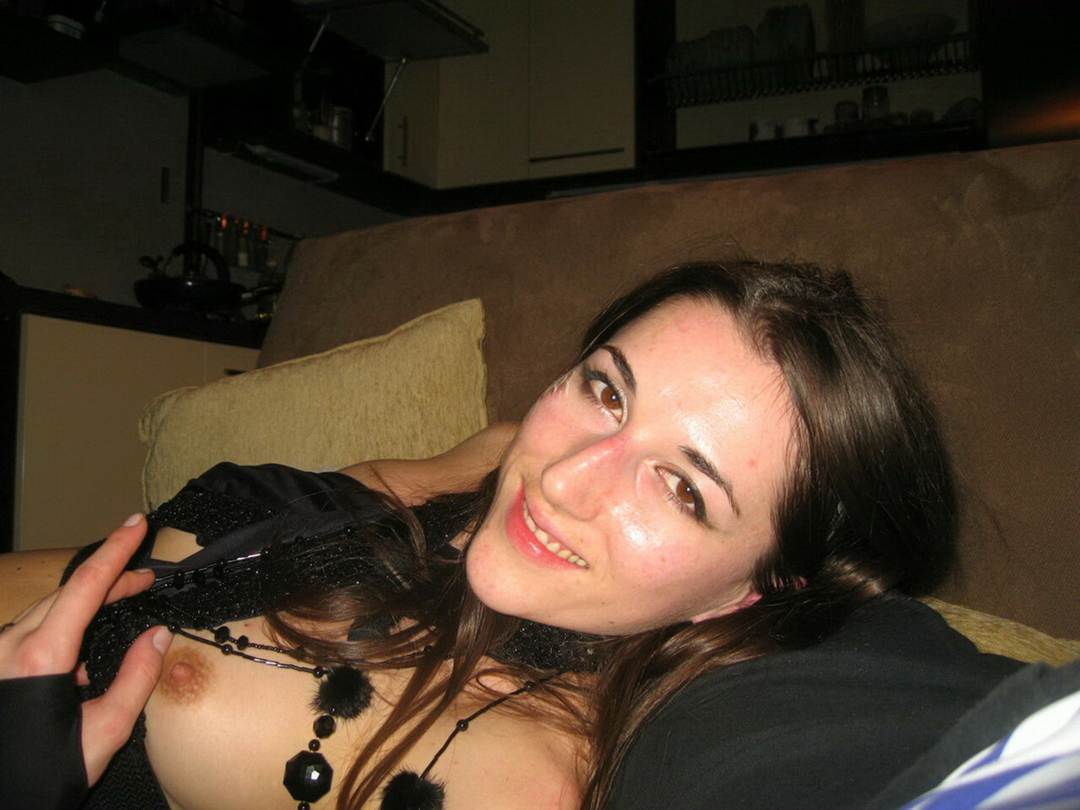 Horny Amateur Fucking in Fishnets - picture 04