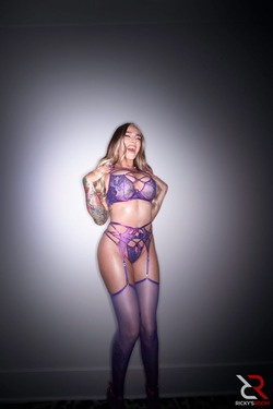 Kendra Sunderland in Lavender Haze - pics 01