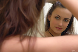 Slender Beauty Beata in SPECULO - pics 00