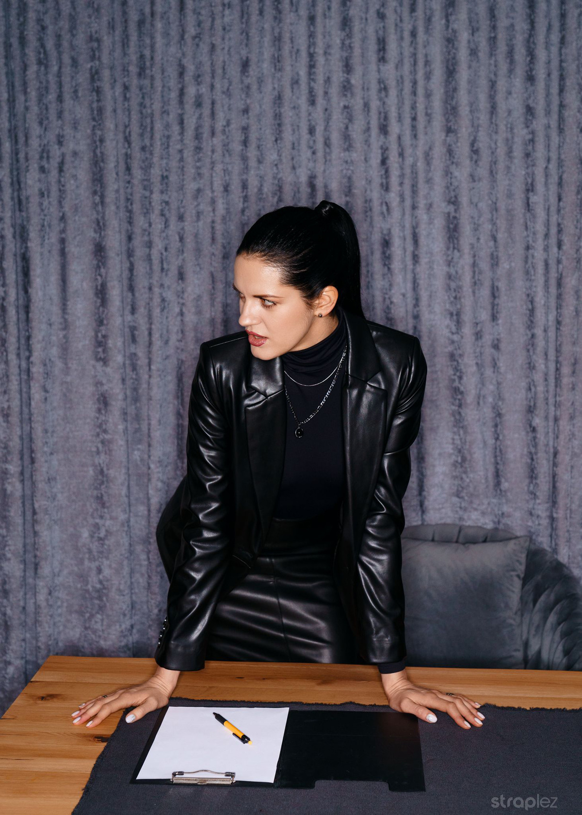 Mia, Lil Karla & Lilly Mays - Strapon - picture 00