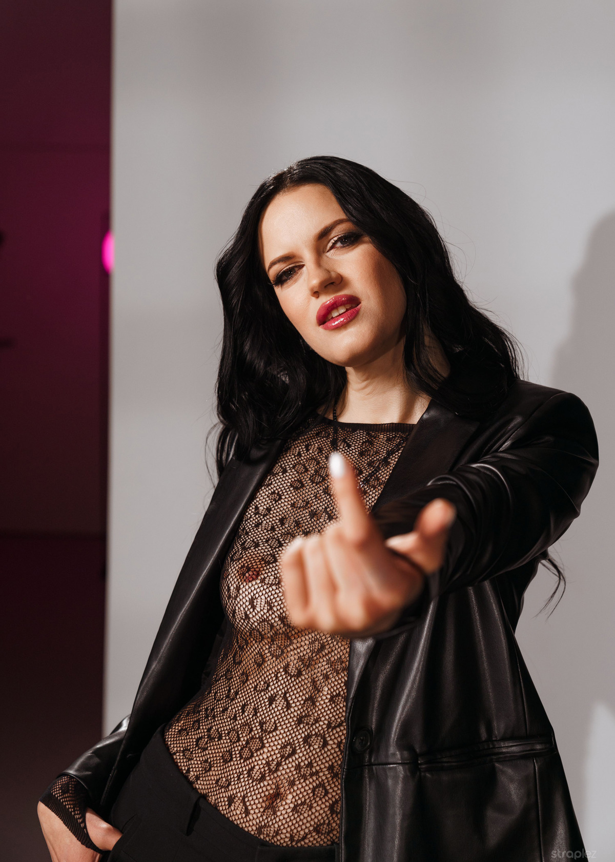 Mia and Tiffany Tatum - Audition - picture 01